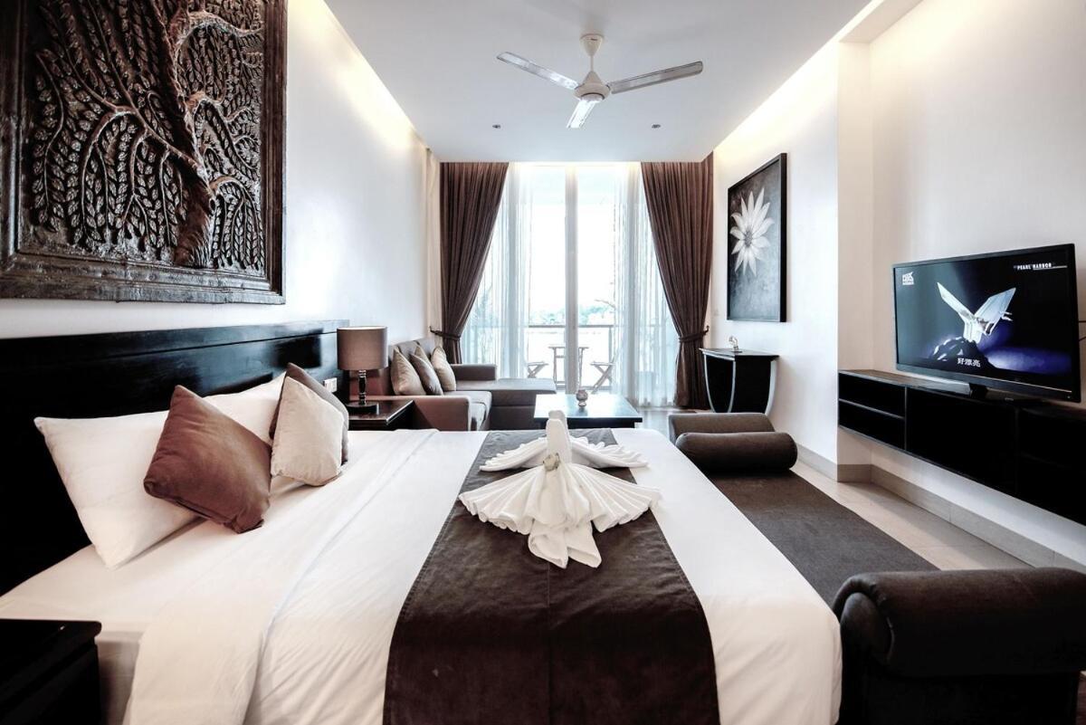 Blue Crystal Boutique Hotel พนมเปญ ภายนอก รูปภาพ