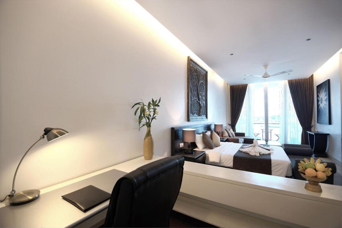 Blue Crystal Boutique Hotel พนมเปญ ภายนอก รูปภาพ