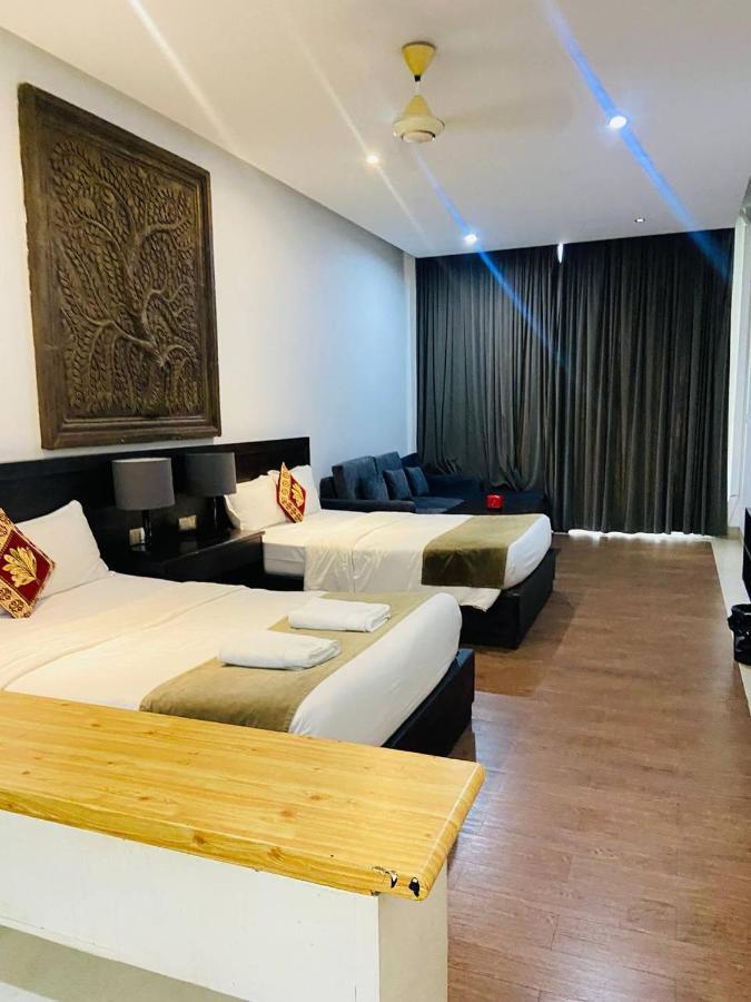 Blue Crystal Boutique Hotel พนมเปญ ภายนอก รูปภาพ
