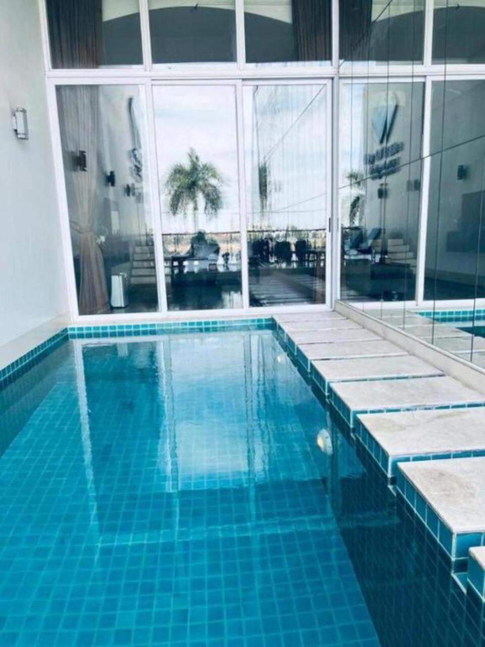 Blue Crystal Boutique Hotel พนมเปญ ภายนอก รูปภาพ