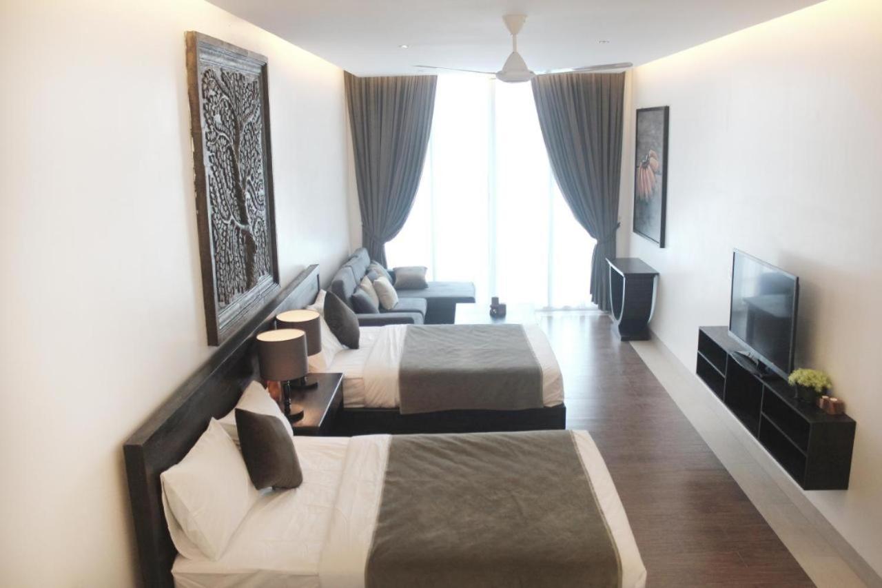 Blue Crystal Boutique Hotel พนมเปญ ภายนอก รูปภาพ