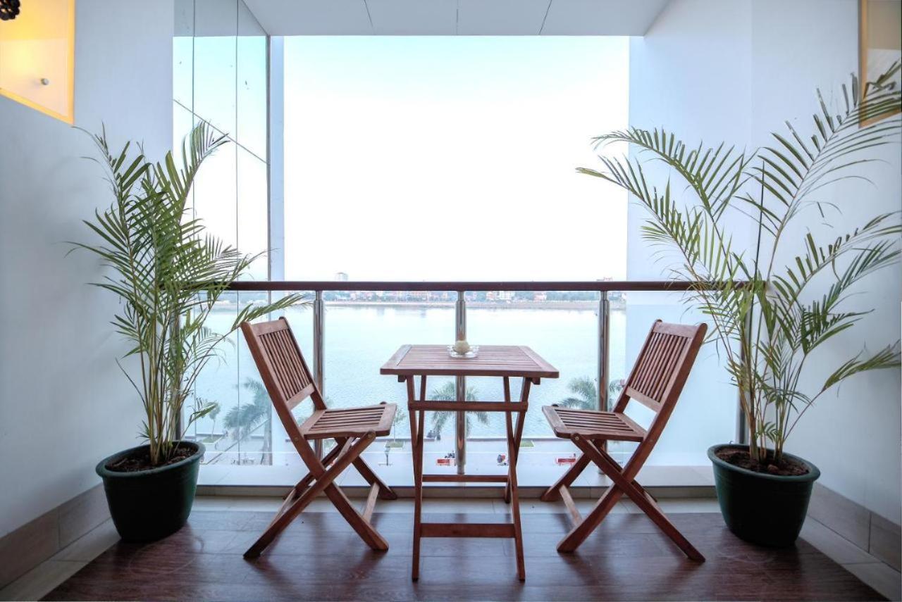 Blue Crystal Boutique Hotel พนมเปญ ภายนอก รูปภาพ